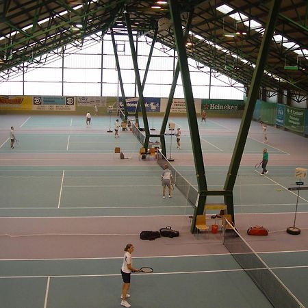 Hotel Sportcenter Fuenf Doerfer Ag Zizers Exteriér fotografie